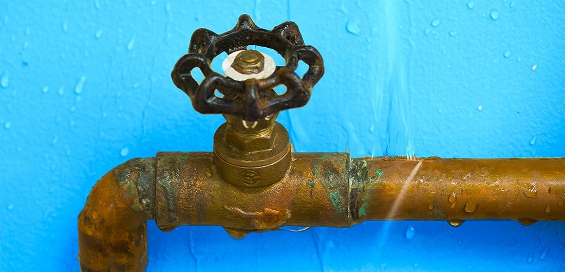 How To Prevent Frozen Pipes (And What To Do If They Freeze Anyway) | Erie  Insurance